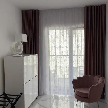 Апартаменты River Walk - *